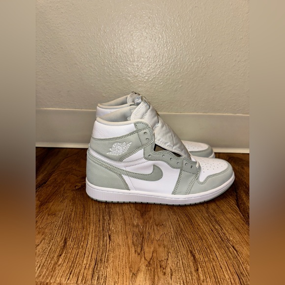 Jordan 1 Retro High Seafoam (W)
